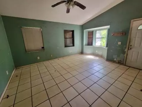 Living - 3311 NW 24th Ave, Okeechobee, FL 34972 photo 1 of 3
