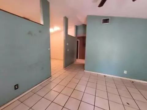 Living - 3311 NW 24th Ave, Okeechobee, FL 34972 photo 2 of 3