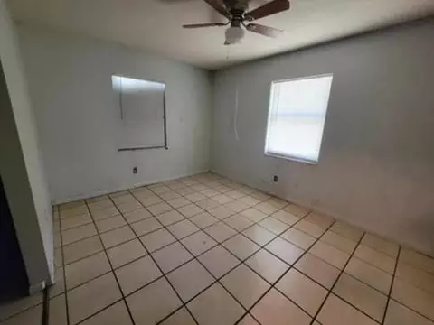 Living - 3311 NW 24th Ave, Okeechobee, FL 34972 photo 4 of 4