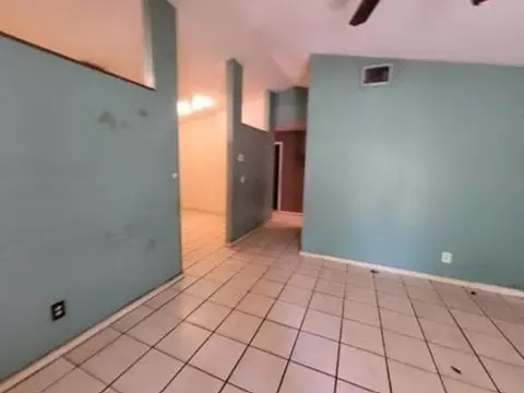 Living - 3311 NW 24th Ave, Okeechobee, FL 34972 photo 3 of 4