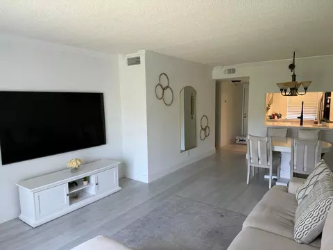 10001 Winding Lake Rd #106, Sunrise, FL 33351