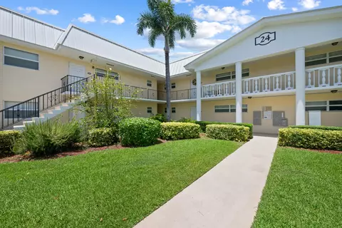 24 Colonial Club Dr #101, Boynton Beach, FL 33435