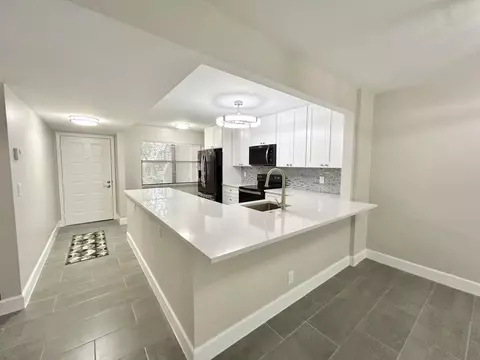 7681 Tahiti Ln #102, Lake Worth, FL 33467