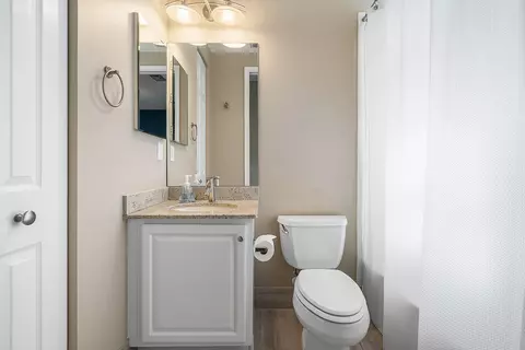Bath - 8564 Breezy Oak Way, Boynton Beach, FL 33473 photo 5 of 5