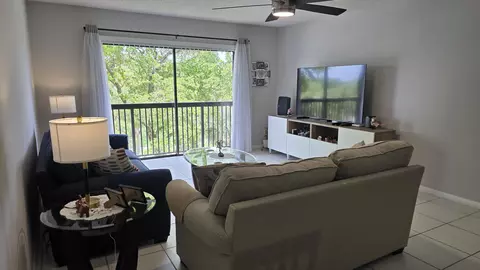 4965 E Sabal Palm Blvd #403, Tamarac, FL 33319