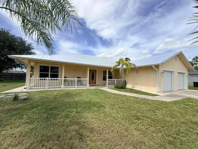 937 SW South Globe Ave, Port St Lucie, FL 34953