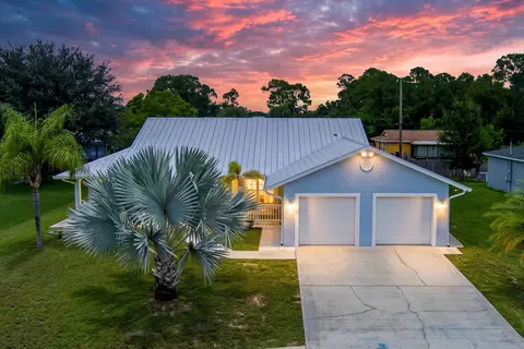 937 SW South Globe Ave, Port St Lucie, FL 34953