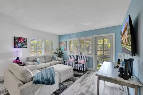 1930 NE 2nd Ave #216L, Wilton Manors, FL 33305