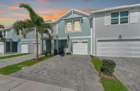 329 SE Halifax Ln, Stuart, FL 34994