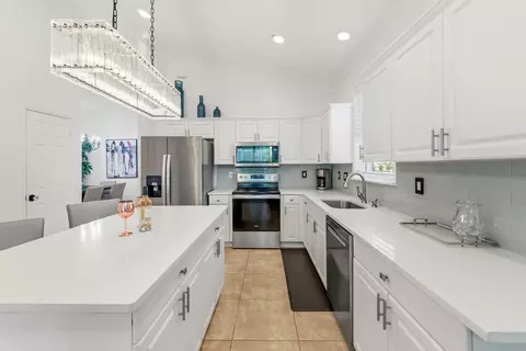 Kitchen - 4681 SE Bridgetown Ct, Stuart, FL 34997 photo 2 of 4