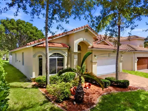 6906 Aliso Ave, West Palm Beach, FL 33413