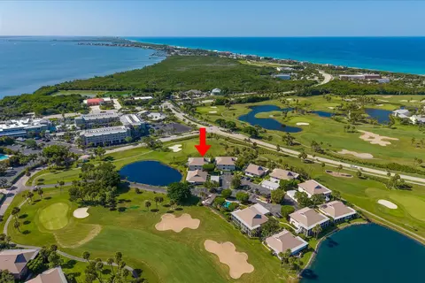 View/Area - 333 NE Golfview Cir, Stuart, FL 34996 photo 5 of 9