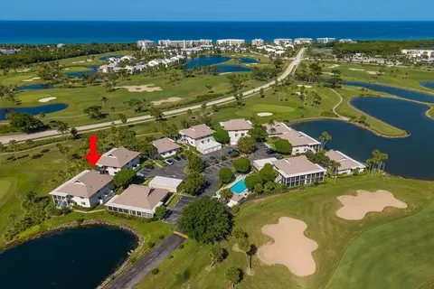 View/Area - 333 NE Golfview Cir, Stuart, FL 34996 photo 2 of 9
