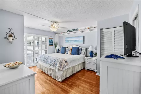 Bedroom - 333 NE Golfview Cir, Stuart, FL 34996 photo 1 of 5