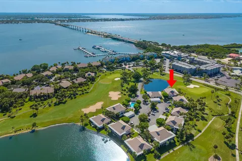 View/Area - 333 NE Golfview Cir, Stuart, FL 34996 photo 7 of 9