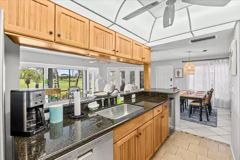 Kitchen - 333 NE Golfview Cir, Stuart, FL 34996 photo 4 of 4