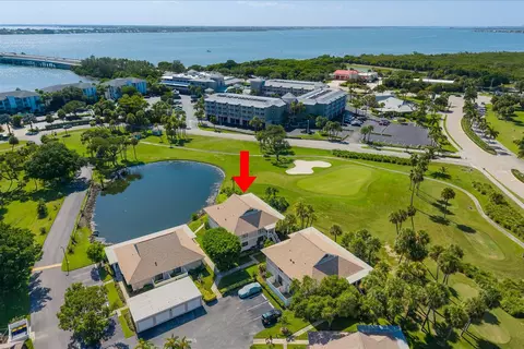 View/Area - 333 NE Golfview Cir, Stuart, FL 34996 photo 4 of 9
