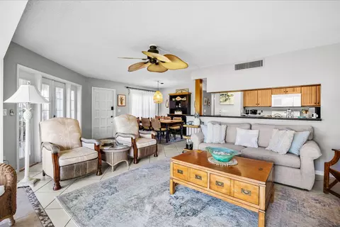 Living - 333 NE Golfview Cir, Stuart, FL 34996 photo 3 of 4
