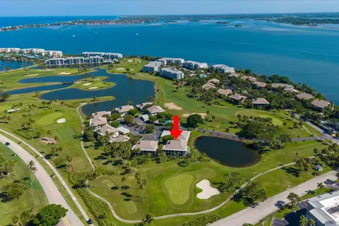 View/Area - 333 NE Golfview Cir, Stuart, FL 34996 photo 6 of 9