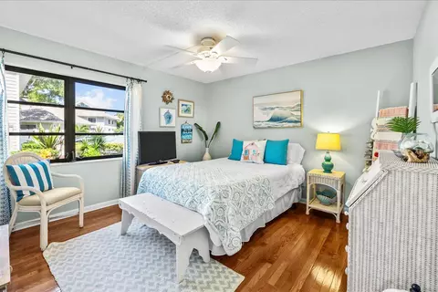 Bedroom - 333 NE Golfview Cir, Stuart, FL 34996 photo 4 of 5