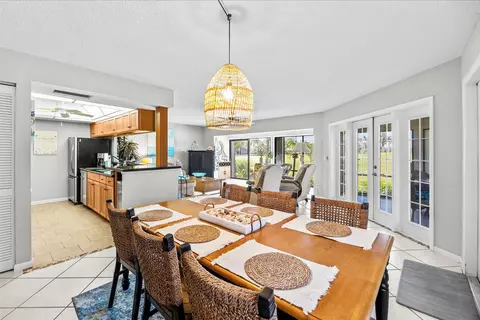 Dining - 333 NE Golfview Cir, Stuart, FL 34996 photo 3 of 3