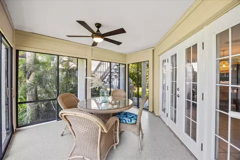 Exterior - 333 NE Golfview Cir, Stuart, FL 34996 photo 4 of 7
