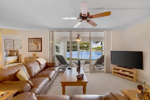 3095 N Course Dr #205, Pompano Beach, FL 33069
