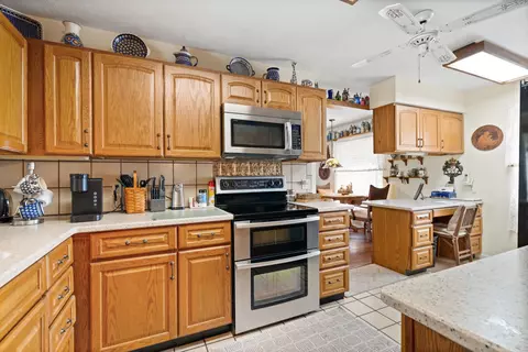 Kitchen - 4680 SE Glen Ridge Trl, Stuart, FL 34997 photo 2 of 4