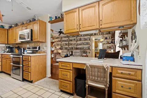 Kitchen - 4680 SE Glen Ridge Trl, Stuart, FL 34997 photo 4 of 4