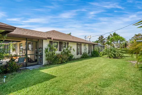 Exterior - 4680 SE Glen Ridge Trl, Stuart, FL 34997 photo 9 of 15