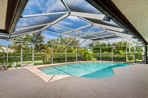 Exterior - 4680 SE Glen Ridge Trl, Stuart, FL 34997 photo 13 of 15