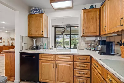 Kitchen - 4680 SE Glen Ridge Trl, Stuart, FL 34997 photo 3 of 4