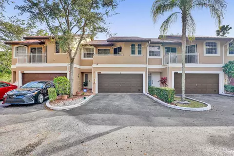 4941 Riverside Dr, Coral Springs, FL 33067