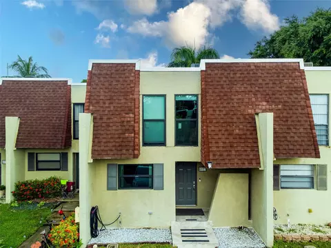 8973 Palm Tree Ln, Pembroke Pines, FL 33024