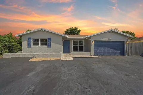 5831 NW 56th Pl, Tamarac, FL 33319