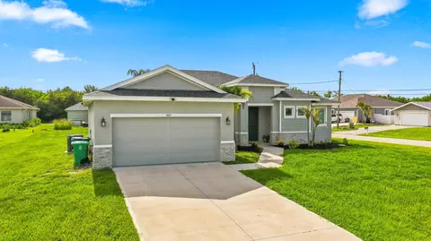 4671 SW Albacore St, Port Saint Lucie, FL 34953
