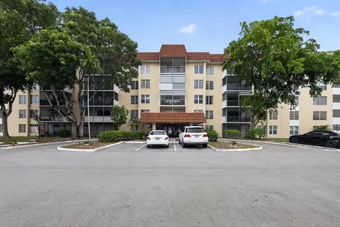 4172 Inverrary Dr #309, Lauderhill, FL 33319