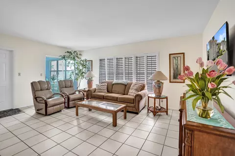 4501 S Ocean Blvd #B3, South Palm Beach, FL 33480
