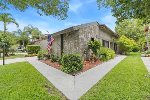 5137 Thyme Dr, Palm Beach Gardens, FL 33418