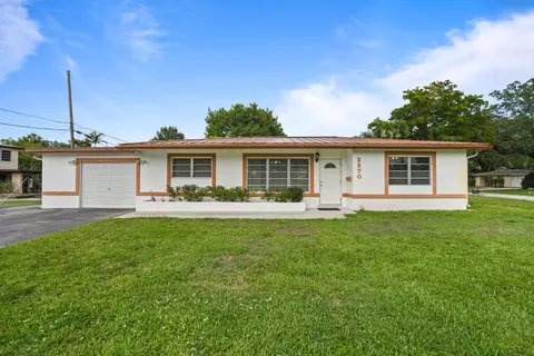 2270 SW 30th Ter, Fort Lauderdale, FL 33312