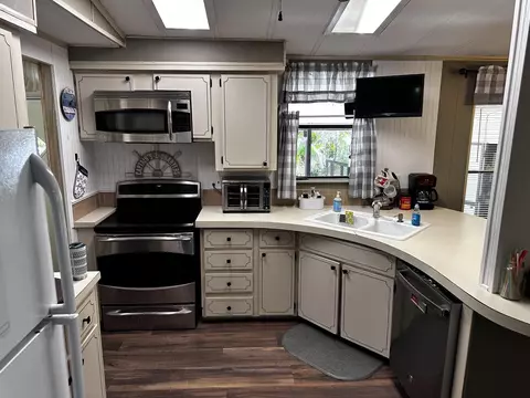 7882 SE Paradise Dr, Stuart, FL 34997 photo 7
