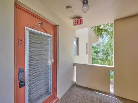 3091 E Sunrise Lakes Dr E #212, Sunrise, FL 33322