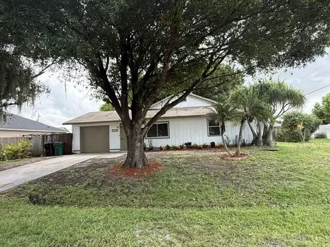 2008 SW Hampshire Ln, Port Saint Lucie, FL 34953