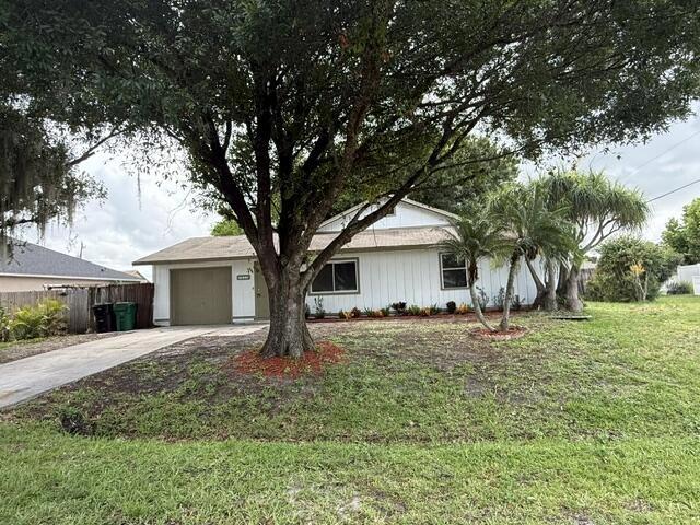 2008 SW Hampshire Ln, Port Saint Lucie, FL 34953