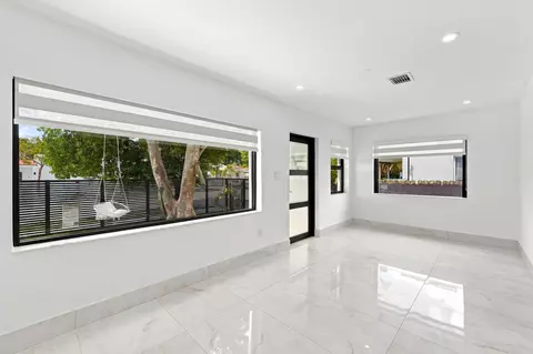 2239 SW 10th St, Miami, FL 33135