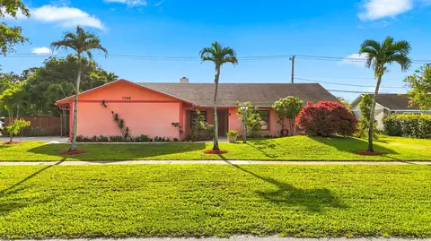 3768 Pinehurst Dr, Lake Worth, FL 33467