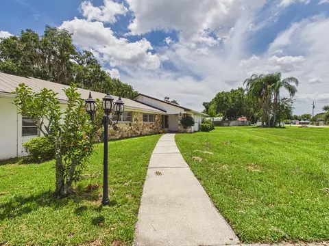 Exterior - 1501 SE 8th Dr, Okeechobee, FL 34974 photo 4 of 27