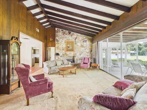 Living - 1501 SE 8th Dr, Okeechobee, FL 34974 photo 6 of 7