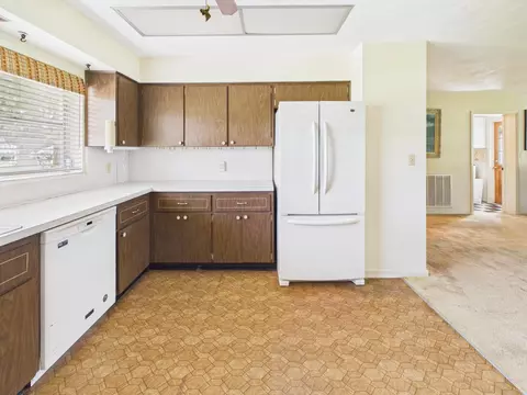 Kitchen - 1501 SE 8th Dr, Okeechobee, FL 34974 photo 3 of 3