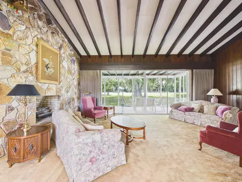Living - 1501 SE 8th Dr, Okeechobee, FL 34974 photo 5 of 7